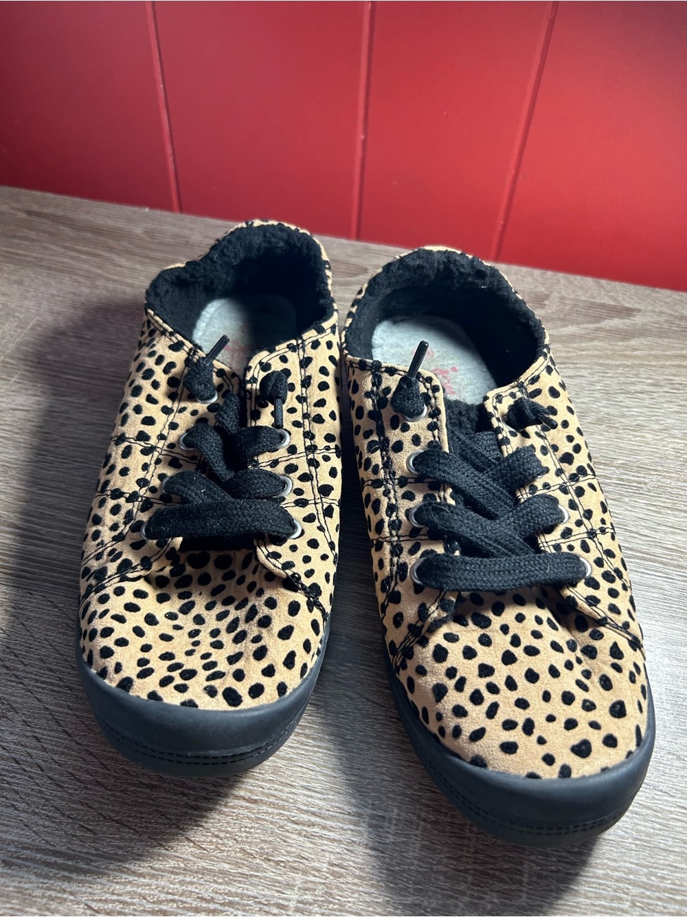 Size 10 ladies slip on cheetah print shoes